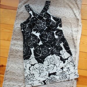 Just... Taylor Black and White Floral Midi Dress